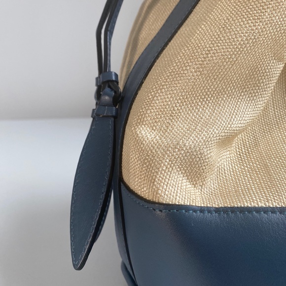 Shoulder & Crossbody Large Drawstring Bucket Bag - Picture 4 of 4